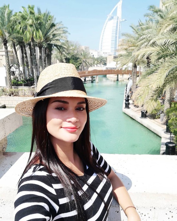 Ini saat Pia berada di Dubai. (piawurtzbach/Instagram)