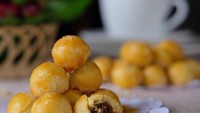 Penggemar nastar pasti selalu jatuh cinta dengan isian selai nanas yang berpadu dengan adonan terigu serta olesan mentega. Foto: Instagram @marynannecakeid