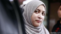 Selain itu adapula kontrak kerja dan dokumen penting lainnya yang raib di kantor tersebut. Pool/Palevi S/detikFoto.