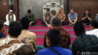 Doa bersama tersebut digelar di Masjid Kemenpora, Jakarta.