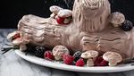 Rayakan Natal dengan 10 Kreasi Buche de Noel Unik Ini