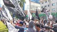 Mereka juga meneriakkan takbir serta yel-yel antikomunis. (Foto: Farih Maulana/detikcom)