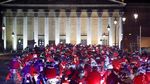 Heboh! Ratusan Santa Claus Memenuhi Jalanan Paris
