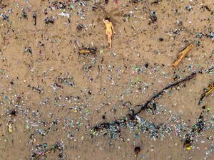 Kesamaan Pantai di Bali dan Titik Terdalam di Bumi: Tercemar Sampah