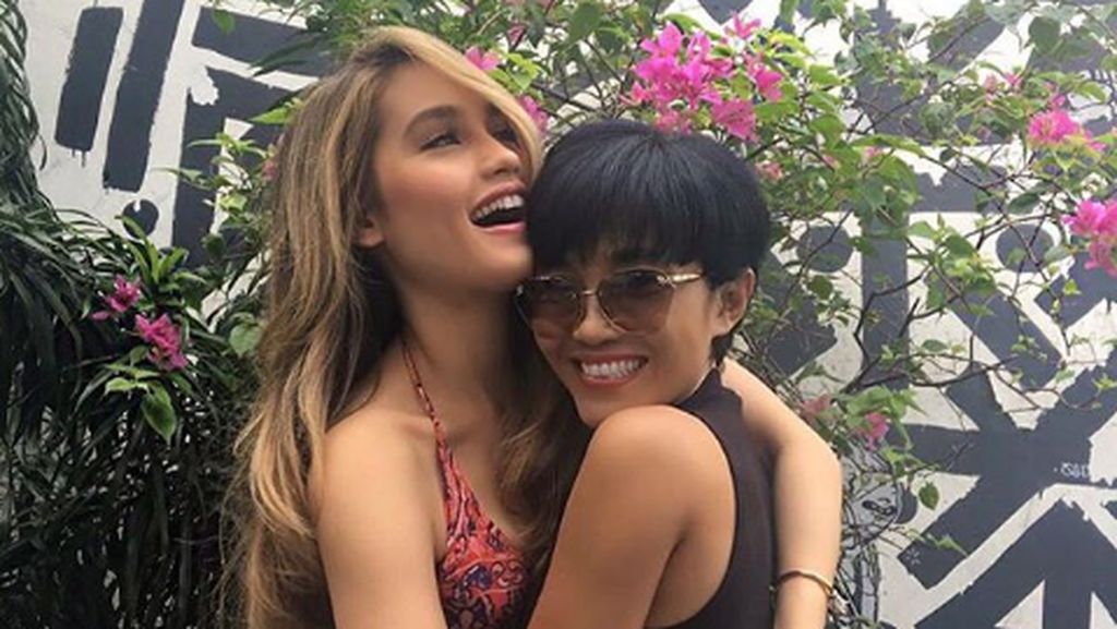 Ungkapan Mendalam Ibunda Setelah Ramai Foto Intim Cinta Laura dan Kekasih