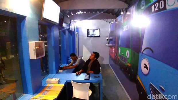 Asyik, Ada Bus Tayo Parkir di Jalan Polisi Istimewa