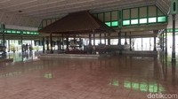 Ke Yogyakarta tidaklah lengkap kalau tidak berkunjung ke Keraton Yogyakarta. Banyak hal menarik bisa dilihat di istana sultan ini. Bangunannya antik, bersejarah dan klasik (Fitraya/detikTravel)