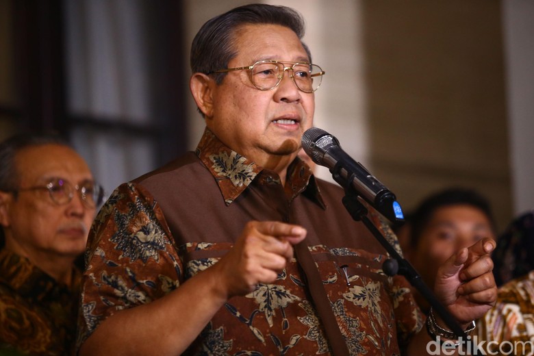 SBY Salat Id di Cikeas Besok, Tak Ada Open House SBY Salat Id di Cikeas Besok, Tak Ada Open House