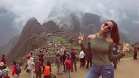 Tidak afdal rasanya sebagai orang Peru tidak ke Machu Picchu. (lauraspoya/Instagram)