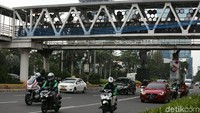 Pembangunan JPO tersebut sudah hampir rampung.