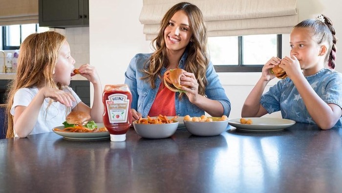 Mengintip Rumah Jessica Alba Bak Surga di Los Angeles