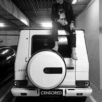 Anak tajir pemilik akun Instagram @G.westerlund ini hidup dengan berbagai barang-barang dari desainer. Ia bahkan memiliki skateboard dari Yves Saint Laurent dan mempunyai banyak mobil, serta yacht untuk liburan. Foto: Instagram