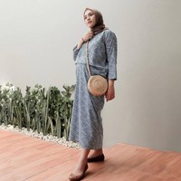 Tak sedikit perempuan yang bingung memilih gaya saat hamil. Padahal, perut besar karena hamil tak membuatmu kehilangan pesona. Foto: Instagram/RanieKarlina