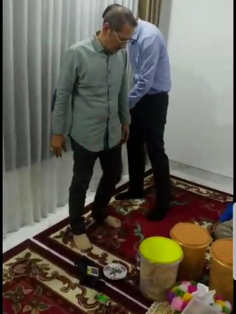 KPK Gadungan Terciduk di Cianjur, Ini Tampang dan Buktinya KPK Gadungan Terciduk di Cianjur, Ini Tampang dan Buktinya