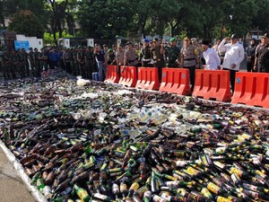 Jelang Tahun Baru, Polres Tangerang Kota Musnahkan Ribuan Botol Miras