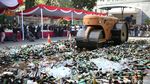 Ribuan Botol Miras Dimusnahkan Polda Metro Jaya