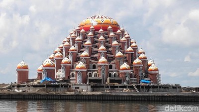 Potret Masjid 99 Kubah Sulsel yang akan Rampung