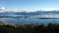 Cara menuju ke sana dapat ditempuh naik pesawat selama 55 menit dari Oslo, ibukota negara Norwegia menuju Alesund. Dari Alesund, lanjut naik mobil sekitar 2 jam (iStock)