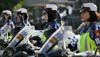 Polri menggelar Operasi Lilin 2018 untuk pengamanan Natal dan tahun baru 2019 di lapangan Ditlantas Polda Metro Jaya, Jalan Jenderal Sudirman, Jakarta, Jumat (21/12/2018).