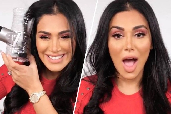 Tren kecantikan aneh lainnya adalah mengeriting rambut menggunakan botol. Botol plastik yang digunakan sudah dipotong bagian atas dan sampingnya. Yang perlu dilakukan adalah memasukkan rambut ke dalam botol. Lalu kedua alat itu akan mengeringkan sekaligus mengeritingnya dengan cara memasukan hair dryer ke dalam botol bagian samping.  Foto: dok. Instagram (@huddabeauty)