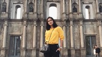 Nah, ini adalah Pia Wurtzbach yang juga memenangkan gelar Miss Universe di tahun 2015 lalu. Dia juga suka traveling lho. (piawurtzbach/Instagram)