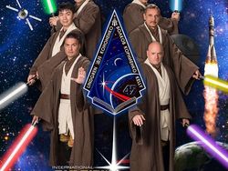 Kocak! Aksi Para Astronot Bergaya Bak Aktor di Poster Film