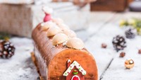 Wah, ada ginger bread bentuk rumah menghiasi Buche de Noel ini. Menggemaskan, kan? Foto: Instagram suicinemoiunmouton  