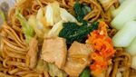 Di Tanggal Tua, Mie Goreng dengan Aneka Topping Ini Bisa Jadi Sarapan Nikmat