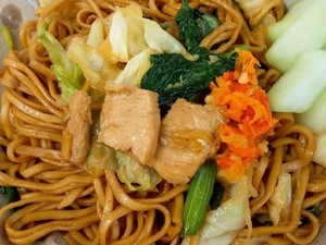Doyan Mie? Ini Resep Mie Goreng Enak dengan Bakso dan Rawit