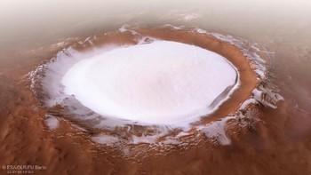 Kawah ini diberi nama kawah Korolev, mengambil nama Sergei Korolev yang disebut sebagai bapak teknologi luar angkasa Uni Soviet. Foto: ESA