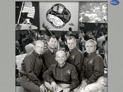 Kocak! Aksi Para Astronot Bergaya Bak Aktor di Poster Film