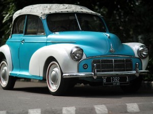 Pria Ini Buktikan Kuatnya Morris Cabriolet Jadul