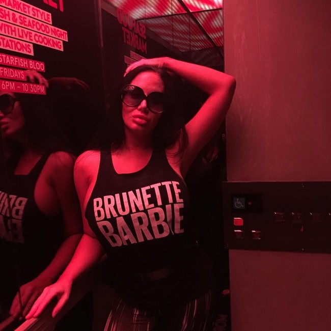 Saya mendapatkan filler bibir yang dilakukan beberapa kali dalam setahun, dan saya telah menghabiskan banyak uang yang biasanya akan digunakan banyak orang untuk membeli rumah mewah, ujar Sybil. Foto: Instagram