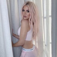 Tahun ini bukan Kim Kardashian yang masuk sebagai top people Google namun sang adik Khloe. Khloe Kardashian memang sempat jadi buah bibir karena pacar yang berselingkuh hingga kelahiran putri pertamanya. Foto: Instagram/@khloekardashian