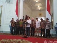 Jokowi Jawab Tantangan Rebut Freeport dan Blok Rokan