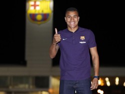 Barcelona secara mengejutkan meminjam Jeison Murillo dari Valencia. Padahal, bek 26 tahun ini tak menjadi opsi utama di skuat Valencia sejak datang dari Inter Milan pada awal musim 2015/2016. (Foto: Twitter @FCBarcelona)
