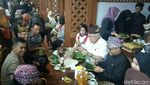 Saat Mendag Nikmati Nasi Bungkus Goceng di Pasar Banyuwangi