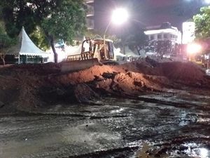 Jalan Gubeng Akhirnya Diguyur Hujan, Ini Kondisinya