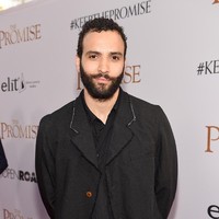 Menekuni profesi aktor, ternyata Marwan tumbuh di lingkungan yang miskin di The Hague. Kariernya bermula ketika gadis yang ia kencani saat itu mendaftarkannya untuk ikut audisi film musikal Chicago. Foto: Getty Images