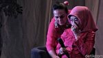 Ibunda Jokowi Terima Penghargaan Perempuan Tangguh