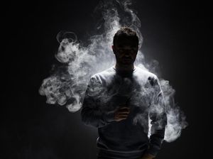 Vape Disebut Lebih Aman dibanding Rokok, Setuju Nggak Guys?