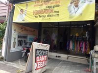 Foto Jokowi Prabowo Jadi Iklan Toko  Kebaya di  Bali 