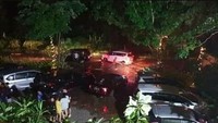Warga yang berupaya mengevakuasi diri itu menggunakan mobil dan menjauh dari pantai (Foto: dok. Twitter Sutopo Purwo Nugroho)