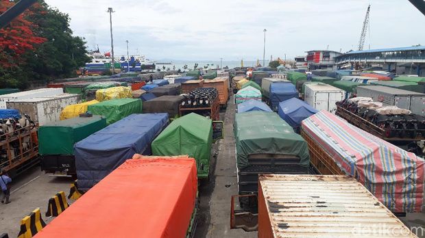 Pelabuhan Merak, Sabtu (22/12/2018)