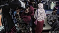 Diperkirakan puncak arus mudik libur Natal dan Tahun Baru terjadi pada hari ini dan esok hari. 