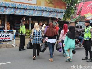 Minimalisir Macet di Garut, Polisi Kanalisasi Pasar Limbangan