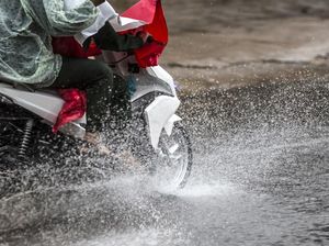 Dear Bikers, Ini Pentingnya Siapkan Amunisi Selama Musim Hujan