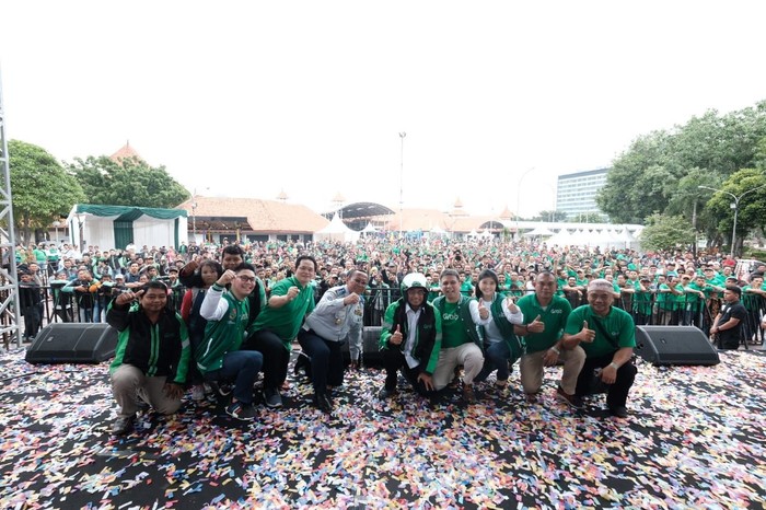 Menhub Kopi Darat Bareng Ratusan Pengemudi Grab di Kemayoran