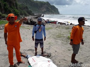 Tewas Terjatuh dari Udara, Kru Paralayang Alami Luka Parah