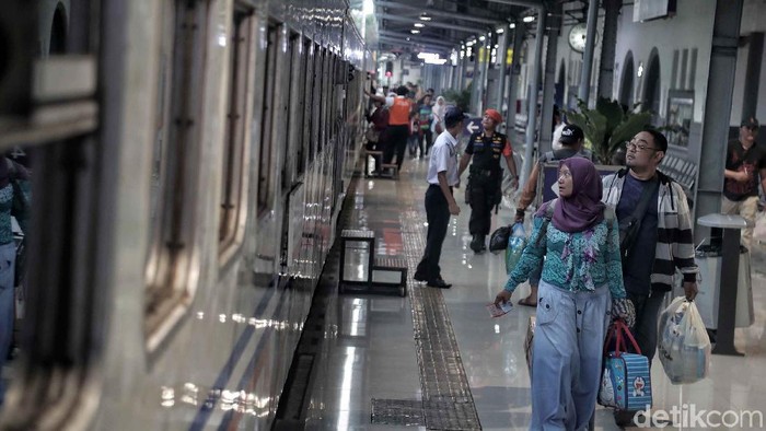 Pemudik yang kelelahan rawan menjadi korban modus kejahatan gendam atau hipnotis (Foto: Pradita Utama) Pemudik yang kelelahan rawan menjadi korban modus kejahatan gendam atau hipnotis (Foto: Pradita Utama)